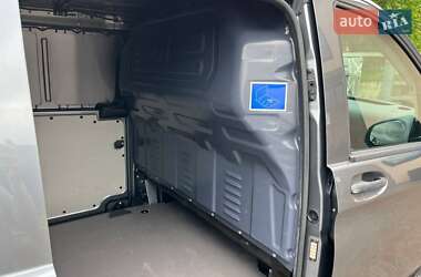 Грузовой фургон Mercedes-Benz Vito 2021 в 