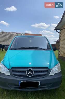 Вантажний фургон Mercedes-Benz Vito 2011 в Вараші
