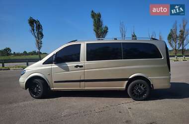 Вантажопасажирський фургон Mercedes-Benz Vito 2005 в 
