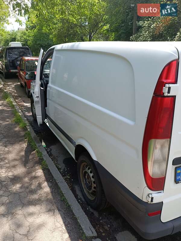 Вантажопасажирський фургон Mercedes-Benz Vito 2010 в Житомирі