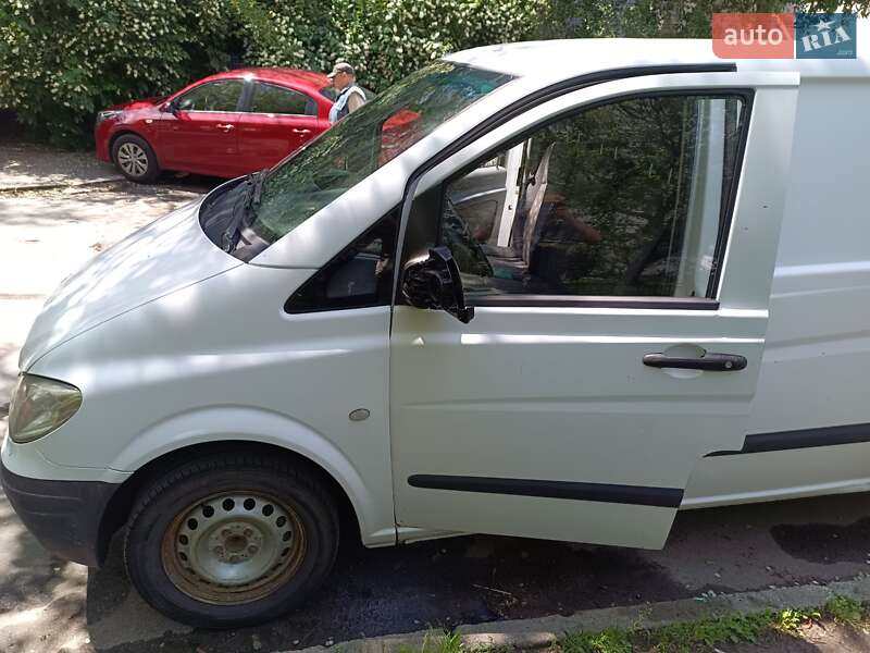 Вантажопасажирський фургон Mercedes-Benz Vito 2010 в Житомирі