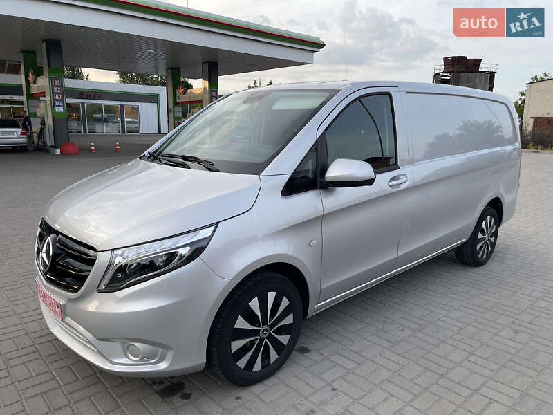 Грузовой фургон Mercedes-Benz Vito 2021 в 