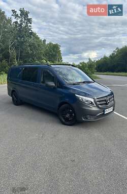 Вантажопасажирський фургон Mercedes-Benz Vito 2017 в Хмельницькому