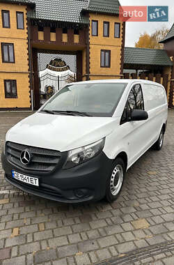 Вантажний фургон Mercedes-Benz Vito 2017 в Чернівцях