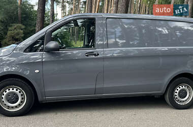 Грузовой фургон Mercedes-Benz Vito 2022 в 