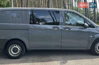 Грузовой фургон Mercedes-Benz Vito 2022 в 
