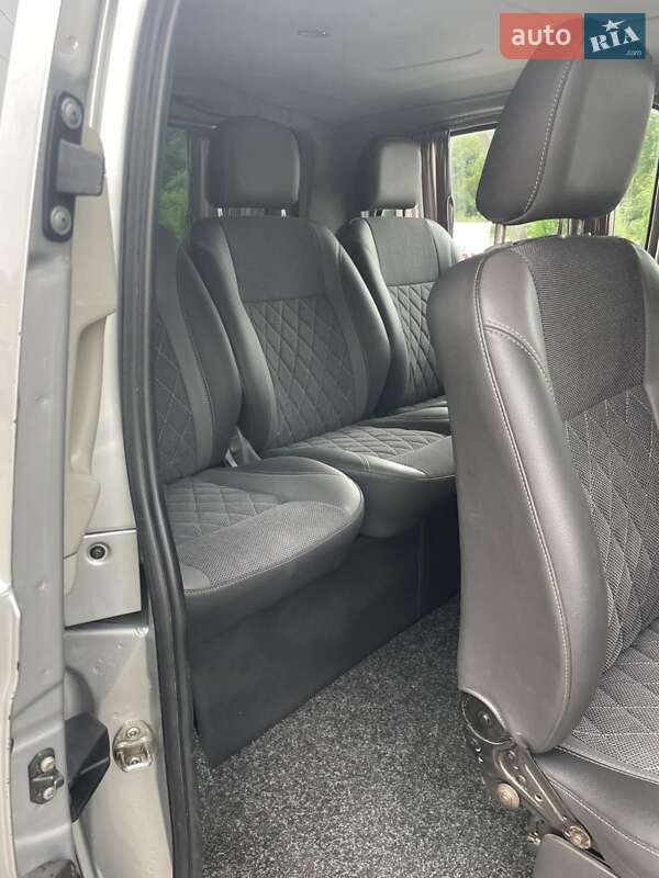 Минивэн Mercedes-Benz Vito 2006 в Черновцах