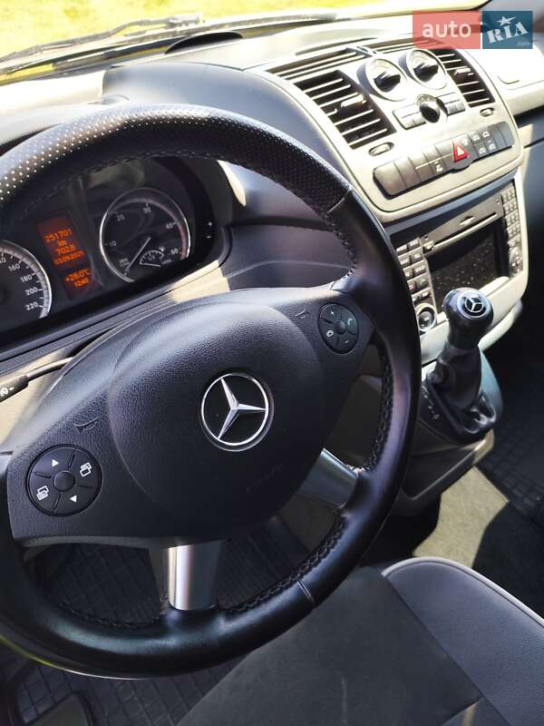 Минивэн Mercedes-Benz Vito 2011 в Кицмани