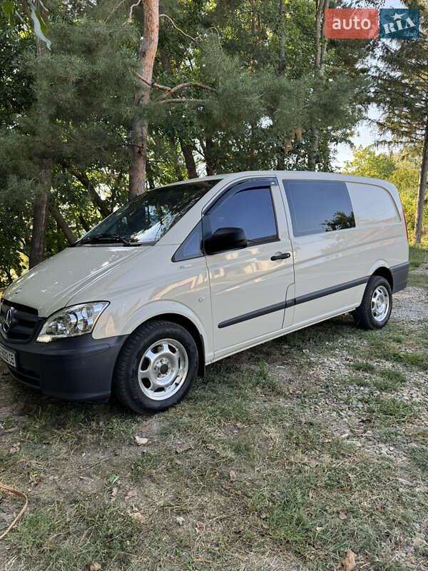 Грузовой фургон Mercedes-Benz Vito 2011 в Черновцах