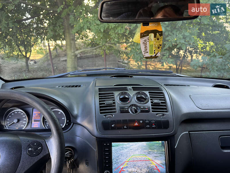 Грузовой фургон Mercedes-Benz Vito 2011 в Черновцах