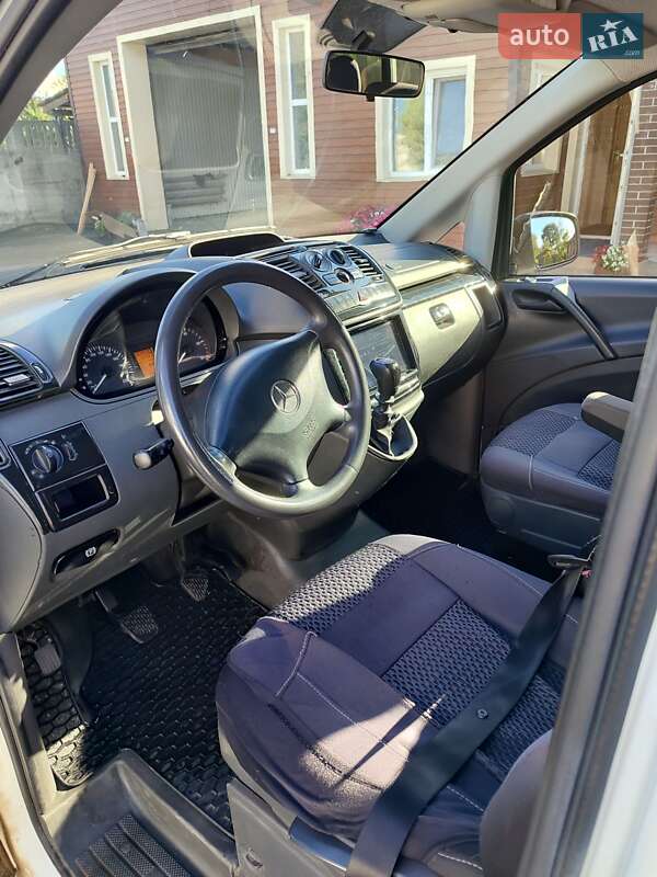 Минивэн Mercedes-Benz Vito 2011 в Коропе