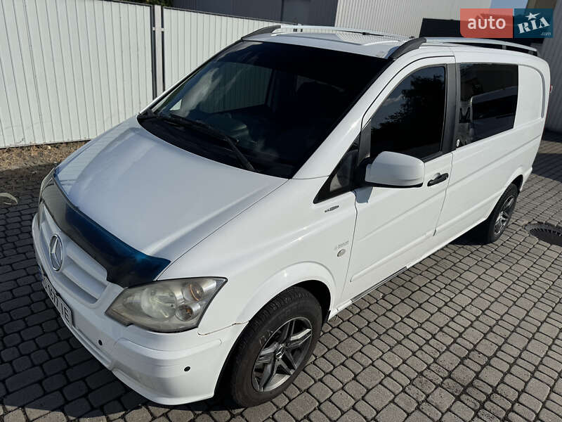 Вантажний фургон Mercedes-Benz Vito 2012 в Мукачевому