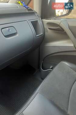 Мінівен Mercedes-Benz Vito 2009 в 