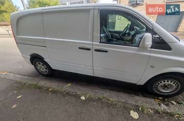 Грузовой фургон Mercedes-Benz Vito 2006 в 