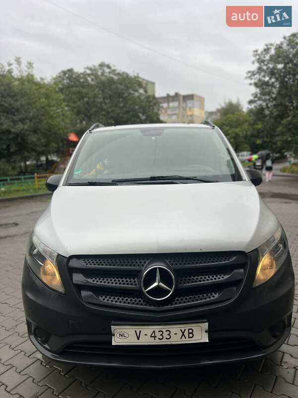 Грузовой фургон Mercedes-Benz Vito 2015 в Черновцах