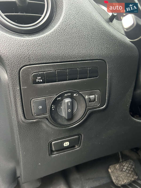 Грузовой фургон Mercedes-Benz Vito 2015 в Черновцах