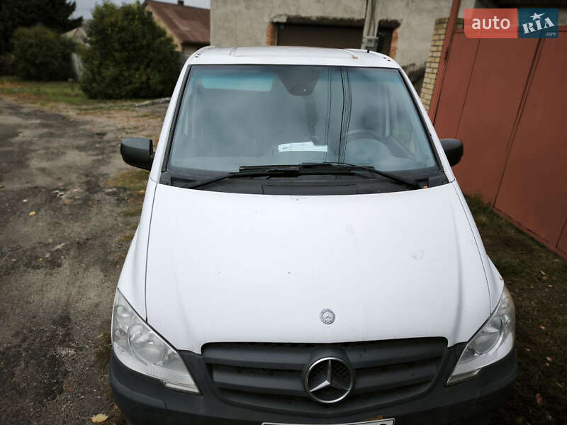 Вантажний фургон Mercedes-Benz Vito 2010 в Харкові