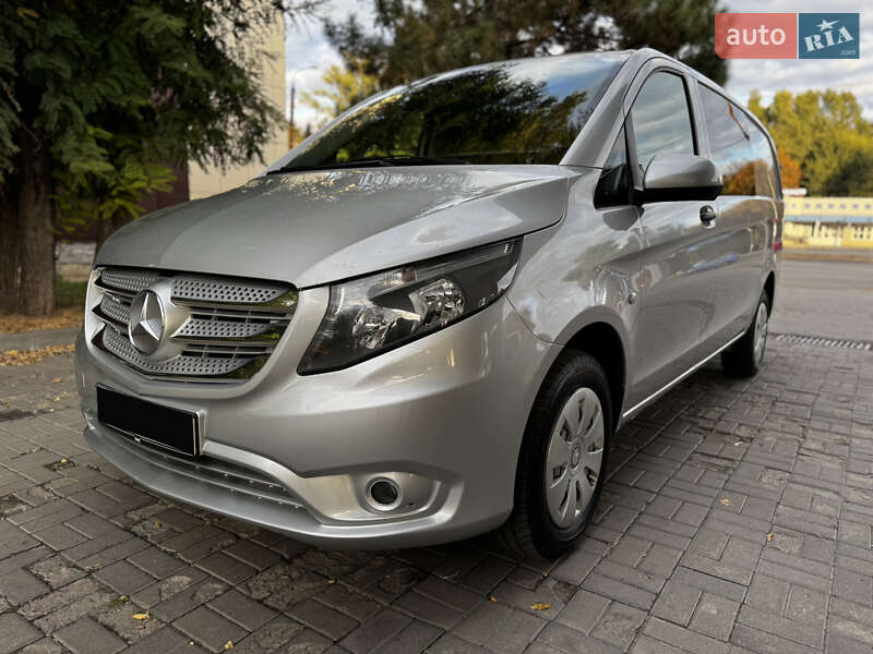 Вантажний фургон Mercedes-Benz Vito 2015 в Дніпрі