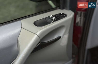 Мінівен Mercedes-Benz Vito 2005 в  фото 38 Мінівен Mercedes-Benz Vito 2005 в