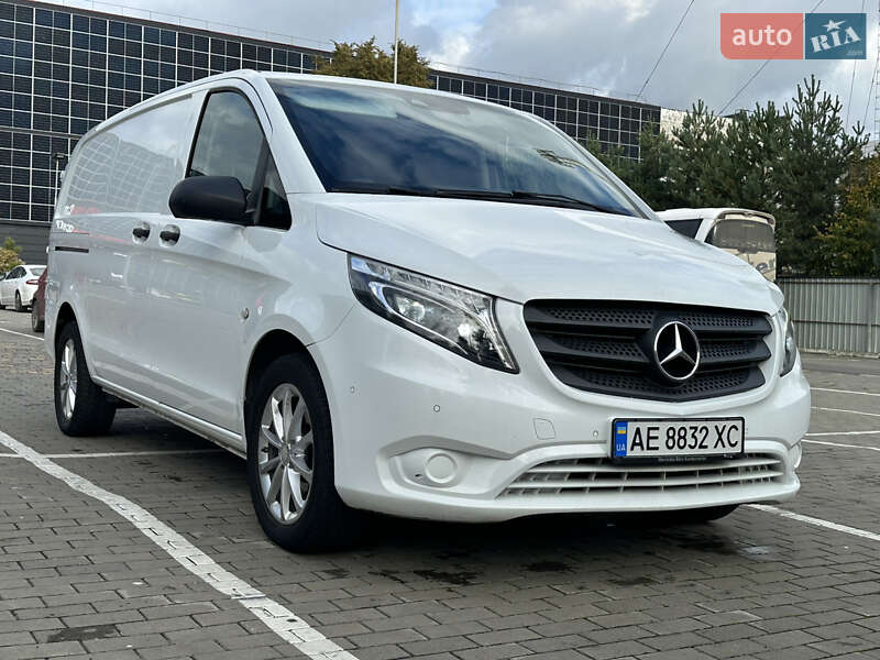 Вантажний фургон Mercedes-Benz Vito 2018 в Луцьку