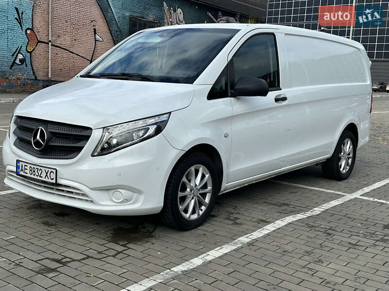 Вантажний фургон Mercedes-Benz Vito 2018 в Луцьку