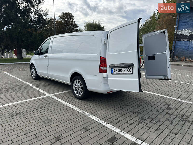 Вантажний фургон Mercedes-Benz Vito 2018 в Луцьку
