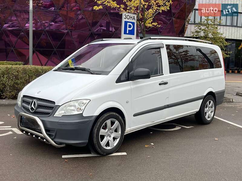 Вантажопасажирський фургон Mercedes-Benz Vito 2010 в Києві
