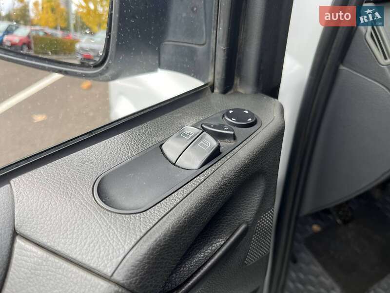 Вантажопасажирський фургон Mercedes-Benz Vito 2010 в Києві