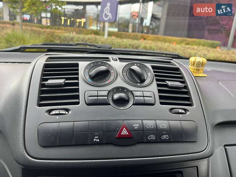 Вантажопасажирський фургон Mercedes-Benz Vito 2010 в Києві