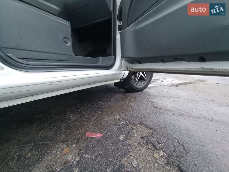 Мінівен Mercedes-Benz Vito 2006 в Новій Ушиці фото 13 Мінівен Mercedes-Benz Vito 2006 в Новій Ушиці