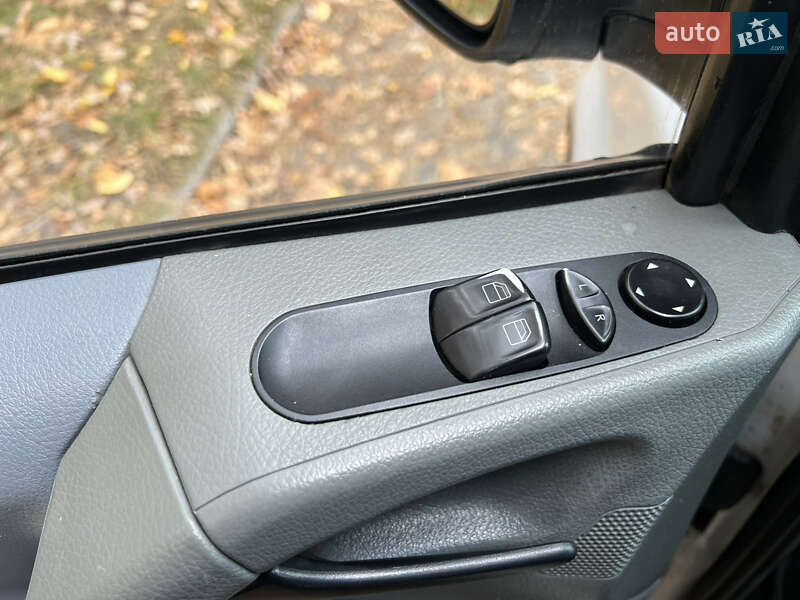 Минивэн Mercedes-Benz Vito 2006 в Житомире