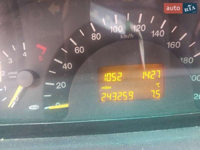 Минивэн Mercedes-Benz Vito 2005 в Сарнах