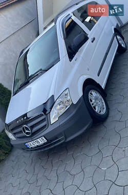 Вантажопасажирський фургон Mercedes-Benz Vito 2013 в Мукачевому