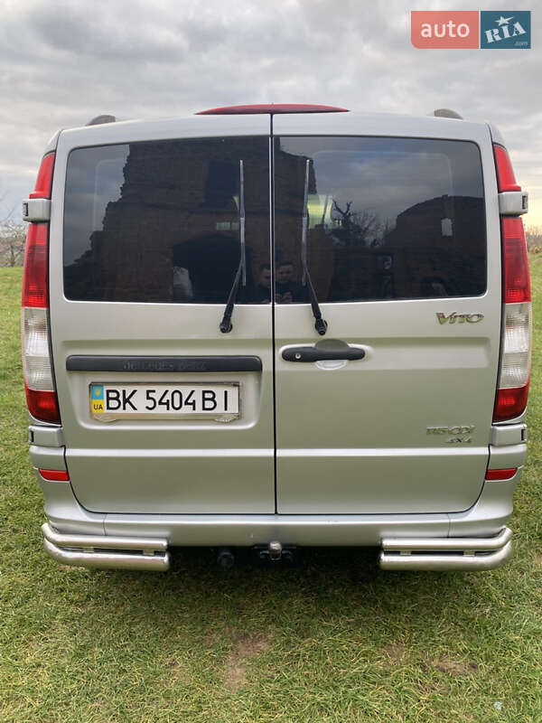 Минивэн Mercedes-Benz Vito 2006 в Корце