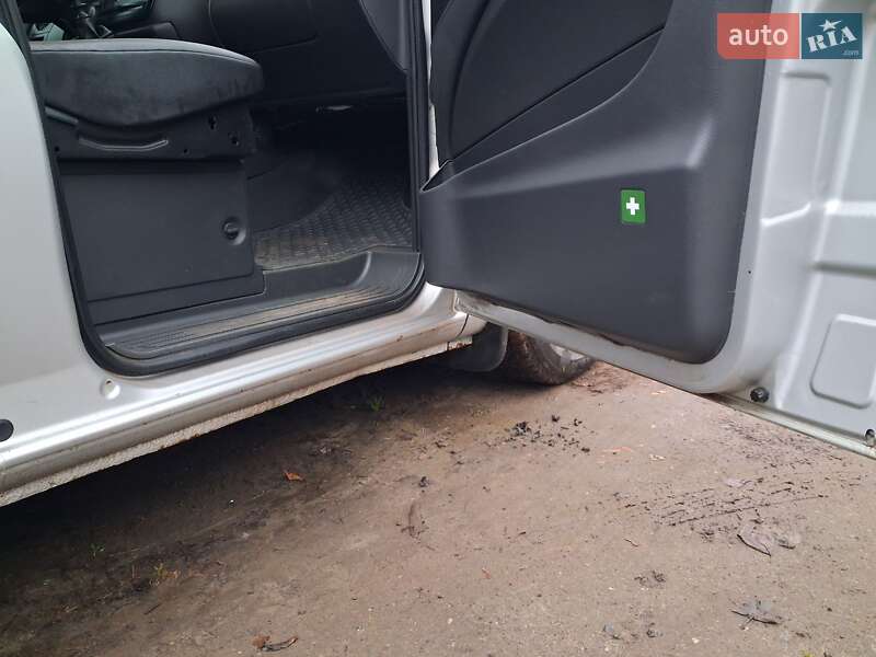 Грузопассажирский фургон Mercedes-Benz Vito 2011 в Кривом Роге фото 8 Грузопассажирский фургон Mercedes-Benz Vito 2011 в Кривом Роге