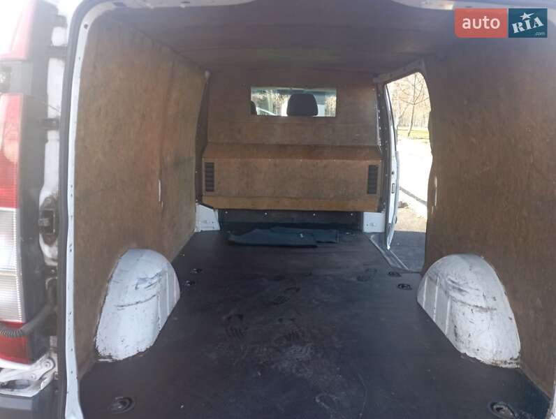 Грузовой фургон Mercedes-Benz Vito 2006 в Хороле