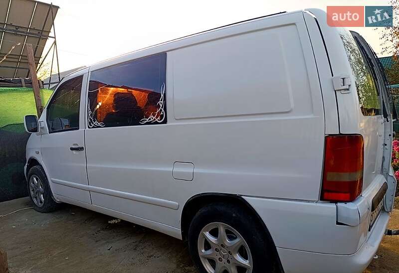 Вантажопасажирський фургон Mercedes-Benz Vito 1999 в Ізмаїлі