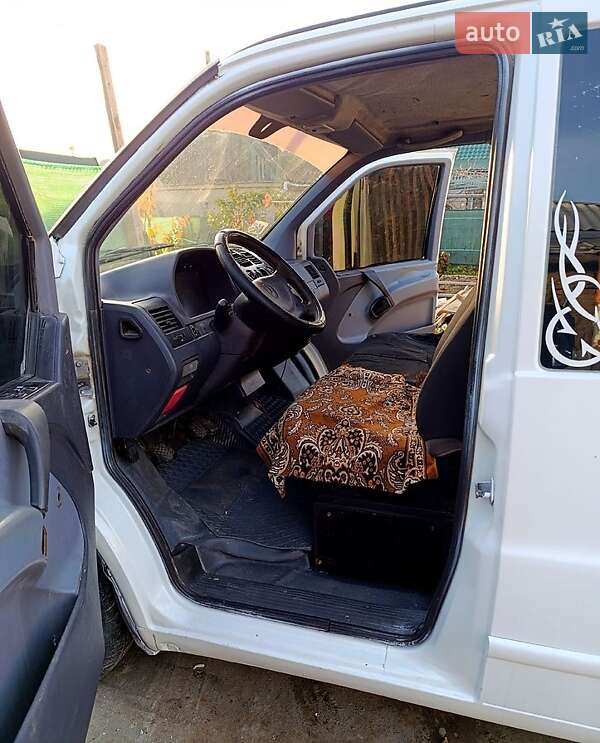 Вантажопасажирський фургон Mercedes-Benz Vito 1999 в Ізмаїлі