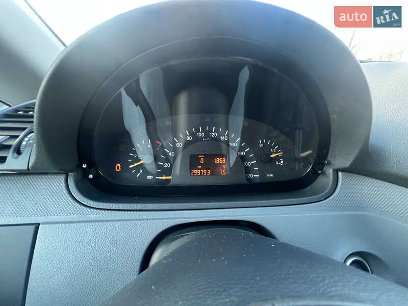 Мінівен Mercedes-Benz Vito 2004 в Івано-Франківську фото 28 Мінівен Mercedes-Benz Vito 2004 в Івано-Франківську