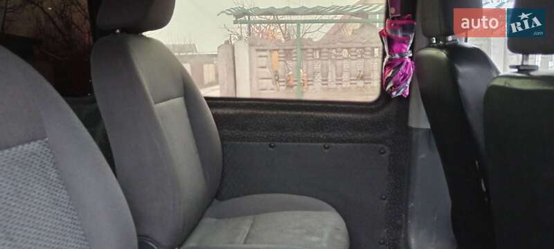 Грузопассажирский фургон Mercedes-Benz Vito 2004 в Белой Церкви