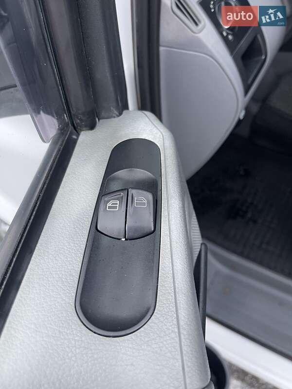 Микроавтобус грузовой (до 3,5т) Mercedes-Benz Vito 2006 в Виннице
