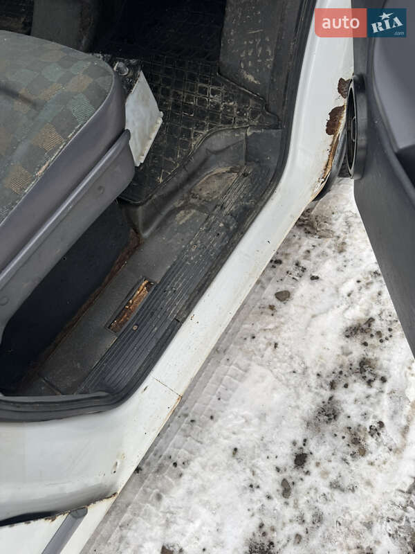 Грузовой фургон Mercedes-Benz Vito 2003 в Черновцах фото 4 Грузовой фургон Mercedes-Benz Vito 2003 в Черновцах