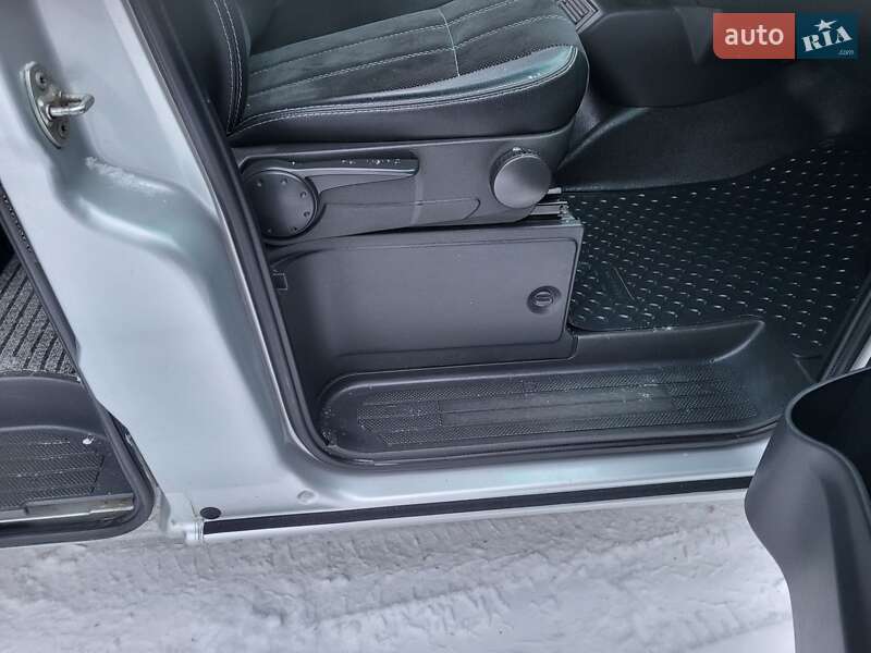 Минивэн Mercedes-Benz Vito 2011 в Хмельницком