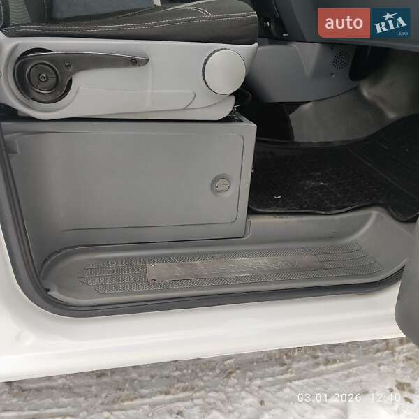 Мінівен Mercedes-Benz Vito 2003 в Кам'янець-Подільському фото 12 Мінівен Mercedes-Benz Vito 2003 в Кам'янець-Подільському