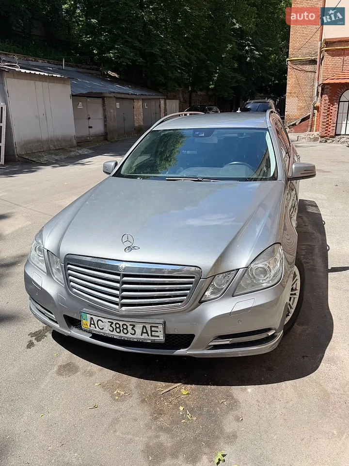 2010 Mercedes-Benz E-klasse - мініатюра 26