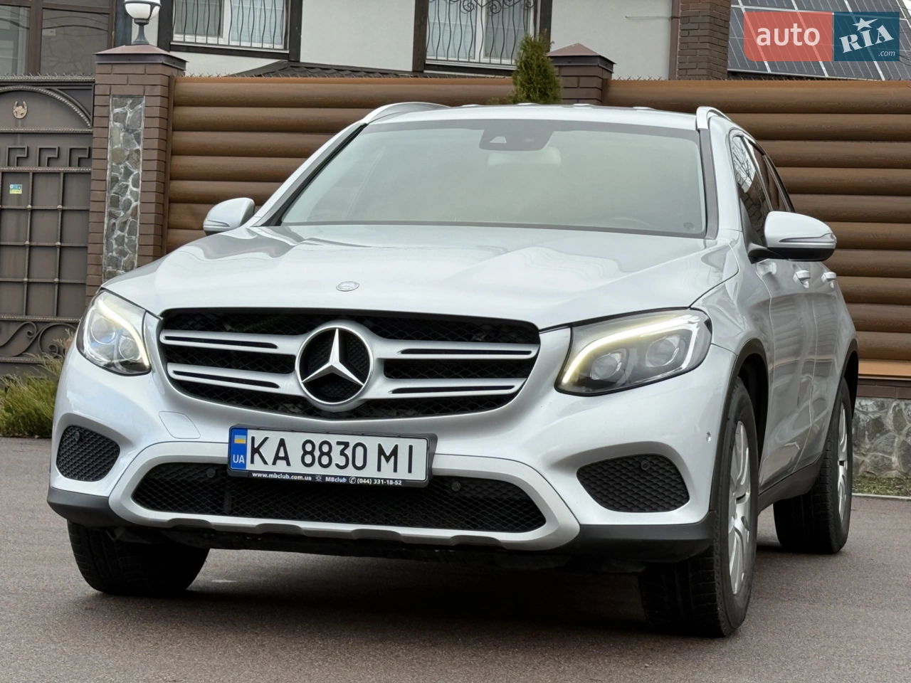 2016 Mercedes-Benz GLC - мініатюра 76
