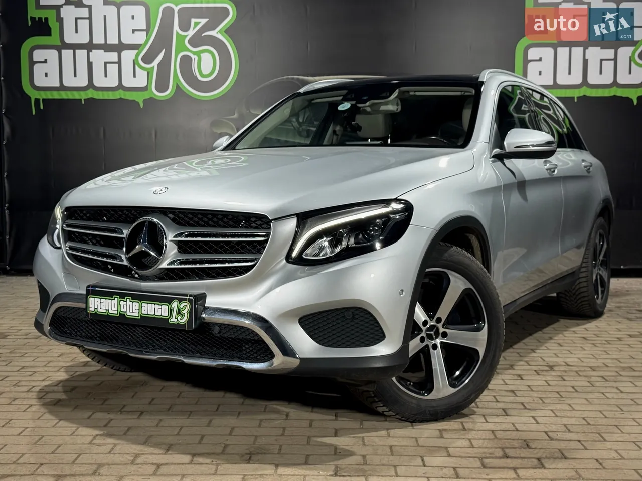 2016 Mercedes-Benz GLC - мініатюра 32