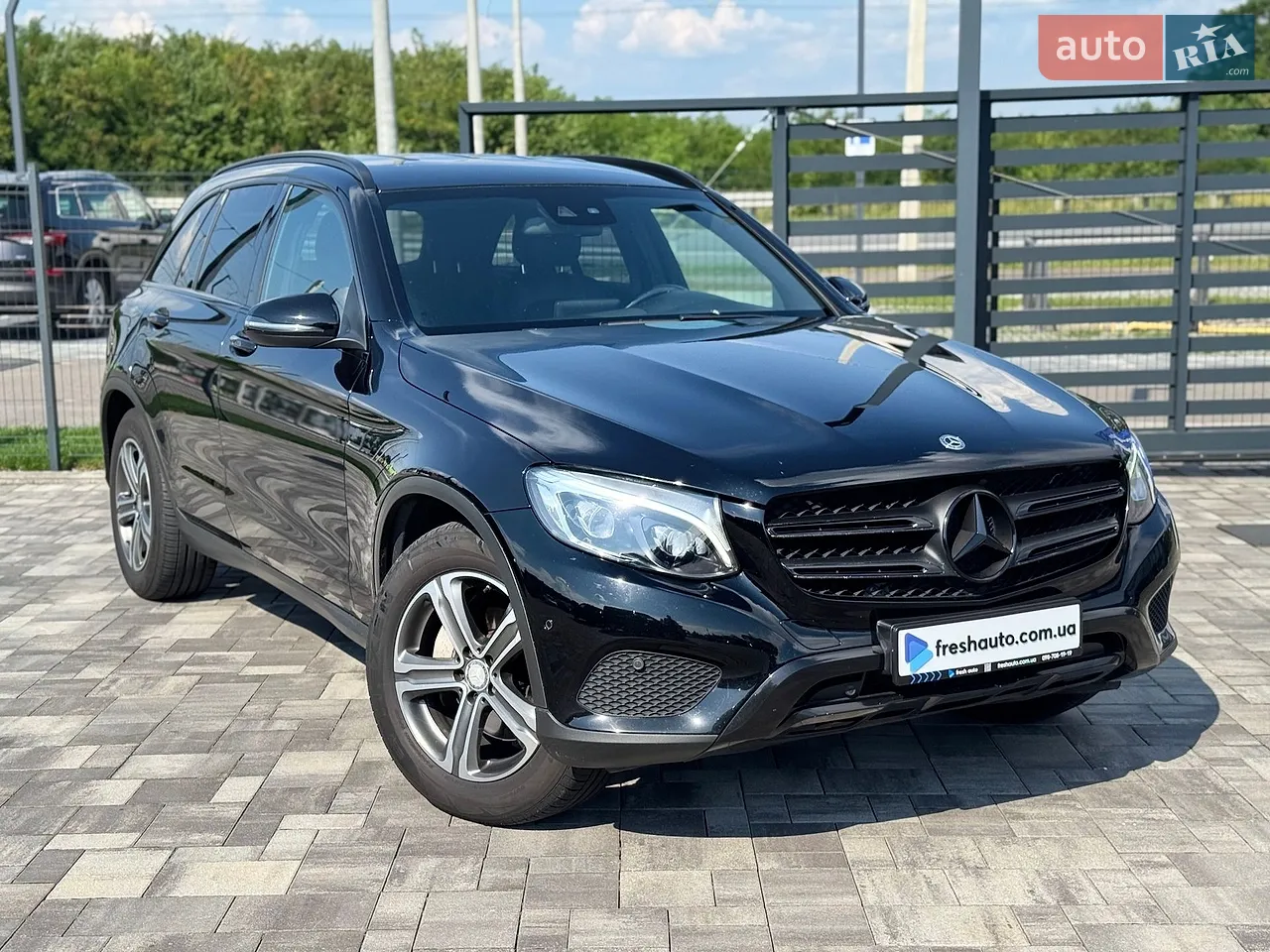 2018 Mercedes-Benz GLC - мініатюра 45