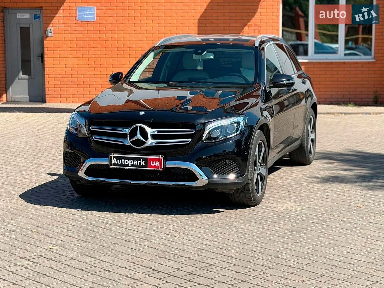 2016 Mercedes-Benz GLC - мініатюра 43