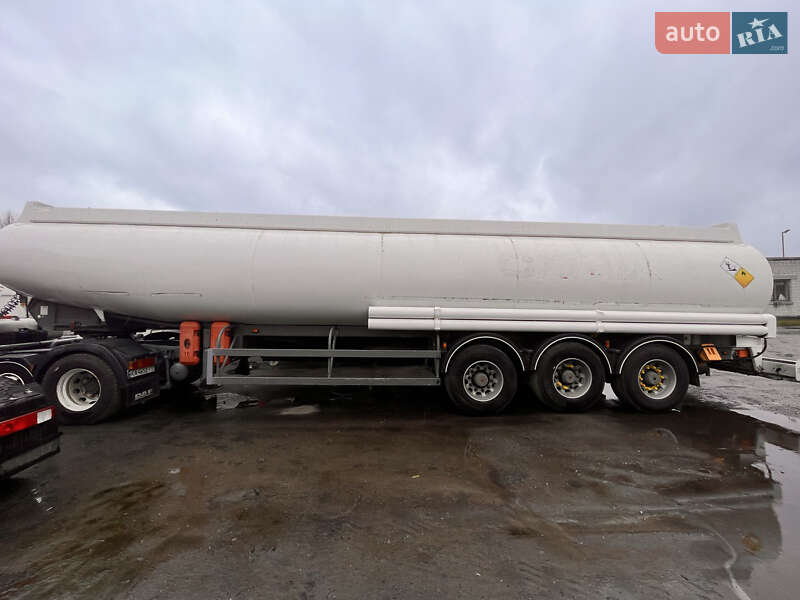 Цистерна напівпричіп Merceron М-343 SМ 2001 в Києві